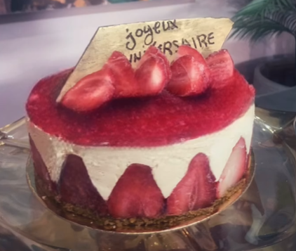 Entremet Mousse Chocolat & Coulis de Fraise – Biscuit fondant